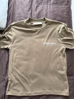 Essentials Fear of God Short Sleeve Logo Tee in Olive/Tan